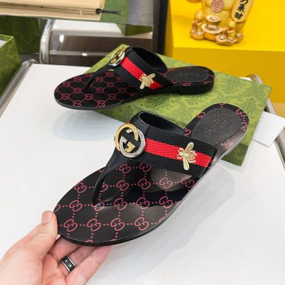 Gucci women's flat slippers - Image 3
