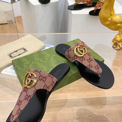 Gucci women's flat slippers - Image 3