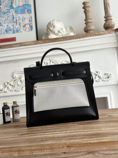 Hermès Black Popular Lightweight Crossbody Bag - Image 3