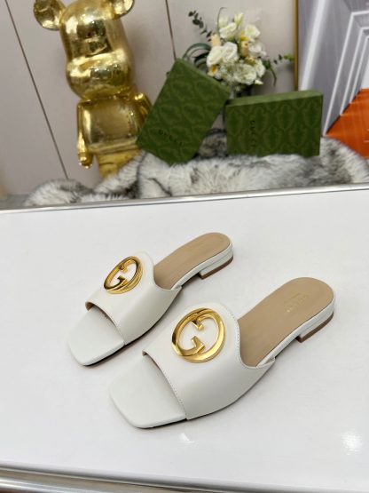 Gucci flat slippers