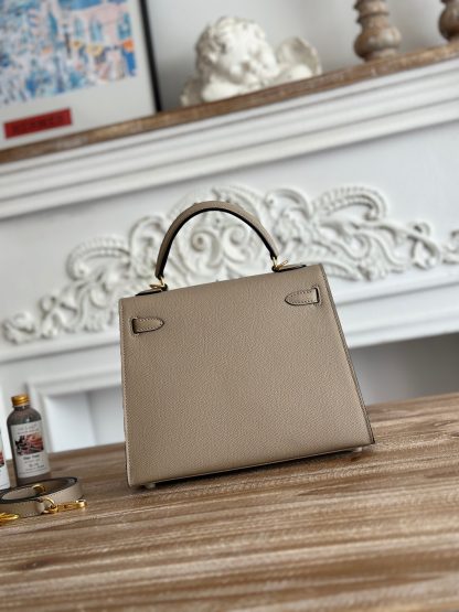 Hermes trench coat grey gold buckle crossbody bag Kelly25 size 25cm - Image 3
