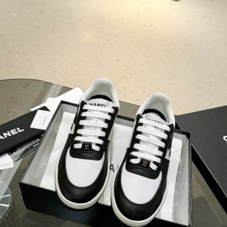 Chanel classic design black and white casual sneakers