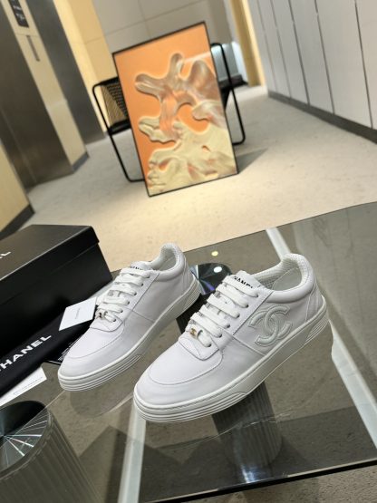 Chanel classic design white mix and match casual sneakers