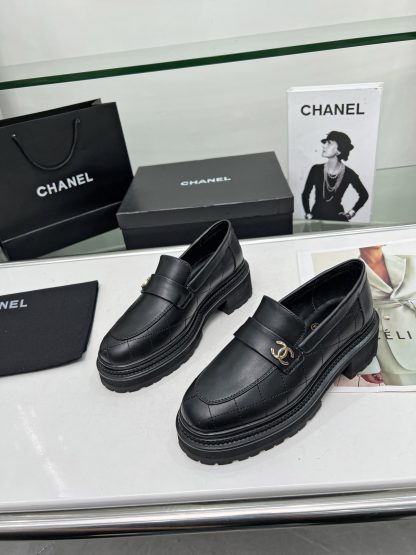 Chanel autumn and winter new black matte versatile leather loafers - Image 3
