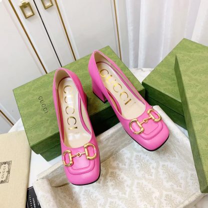 Gucci's new horsebit buckle (same style for shoes and sandals) - Image 3