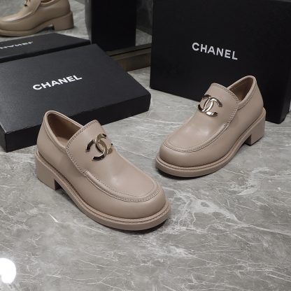 Chanel's new early spring love buckle thick heel milk tea color loafers heel height 4.5cm - Image 3