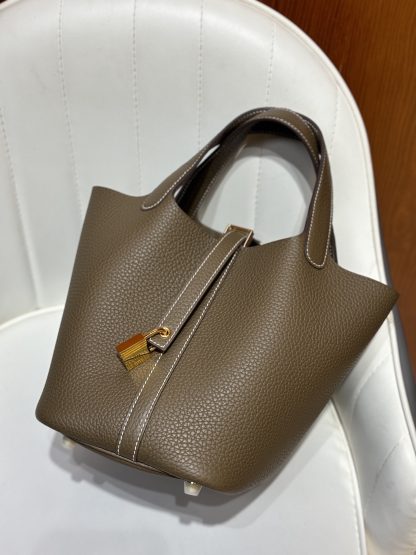 Hermès Elephant Grey Gold Buckle Basket Handbag - Image 3
