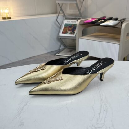 VERSACE exquisite luxurious large V buckle pointed toe fashionable high heels - Image 3