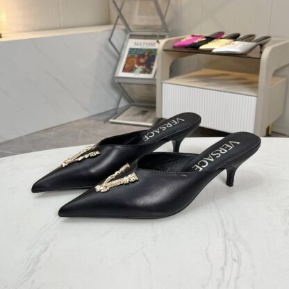 VERSACE exquisite luxurious large V buckle pointed toe fashionable high heels - Image 3