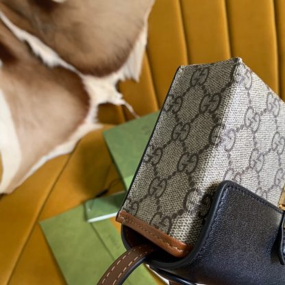 Gucci Double G Interlocking Pattern Crossbody Bag - Image 3