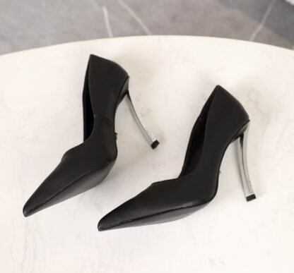 VERSACE new pointed leather high heels - Image 3