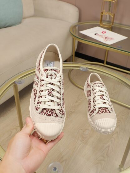 Gucci Double G embroidered low-top lace-up fashion sneakers - Image 4
