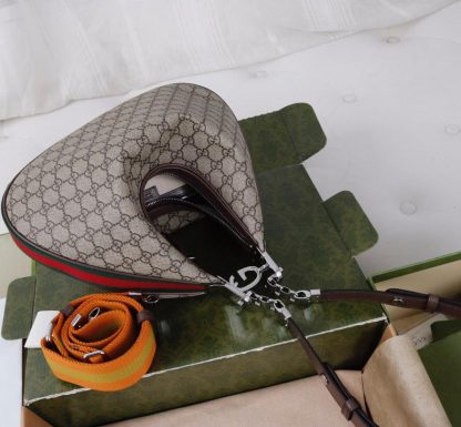 Gucci retro crescent bag handbag - Image 3