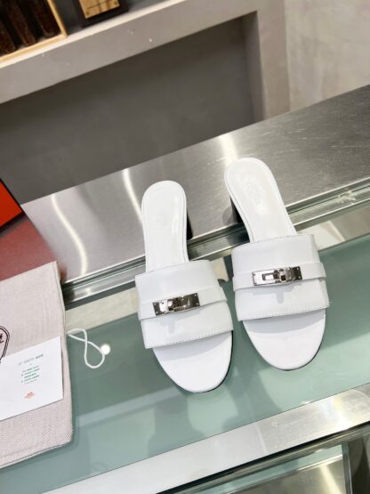 Hermès early spring new pure handmade white thick heel sandals - Image 3