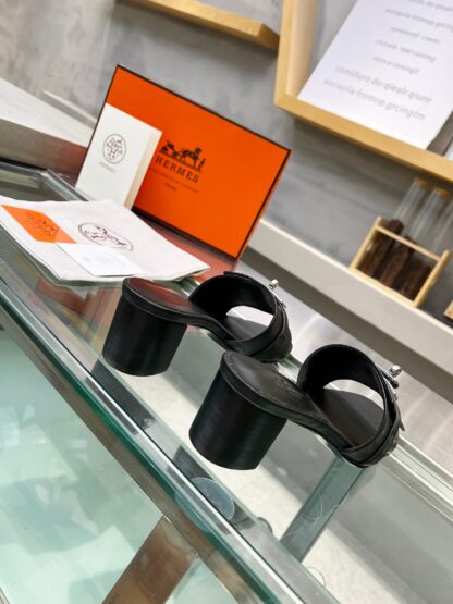 Hermès early spring new pure handmade black thick heel sandals - Image 3
