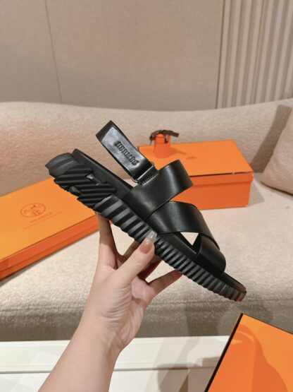Hermes classic black comfortable casual style cross sandals - Image 3