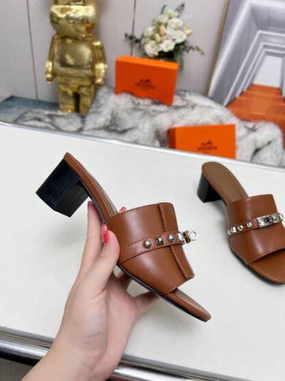 Hermès new spring and summer brown thick-heeled sandals, heel height 5cm - Image 3