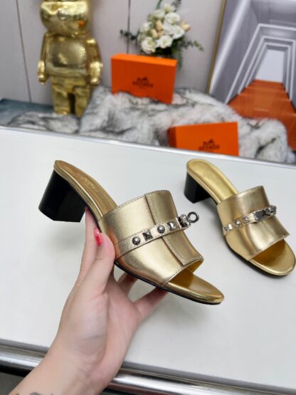 Hermès Spring/Summer new gold block-heeled sandals, heel height 5cm - Image 3