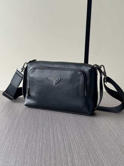 Prada hot-selling clutch bag - Image 3