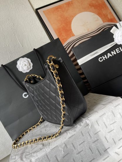 Chanel 24s hobo simple and elegant handbag - Image 3