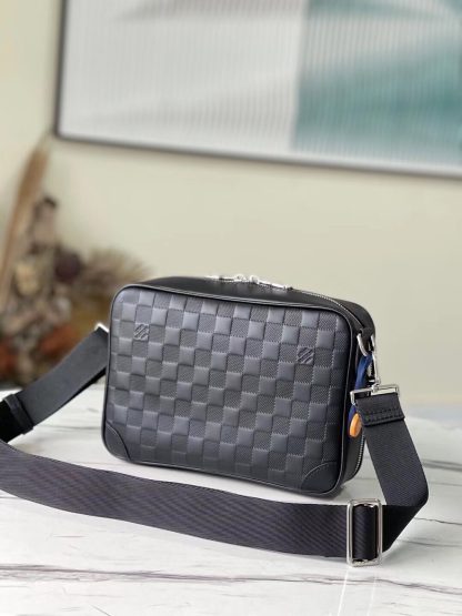 Dior 45286 Sirius Messenger Bag - Image 3