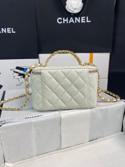Chanel new style letter wide handle chain makeup bag - Image 4
