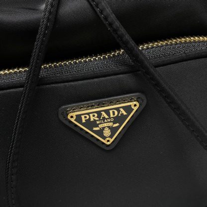 Prada stylish classic bucket bag - Image 3
