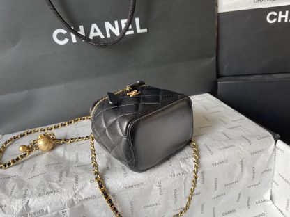 Chanel small box chain bag - Image 3