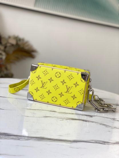 Louis Vuitton yellow flower white font silk screen chain small box bag - Image 3