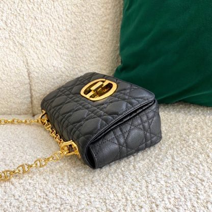 Dior 𝗰𝗮𝗿𝗼21 diamond chain handbag - Image 4
