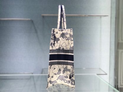 Dior TOTE bag - Image 3