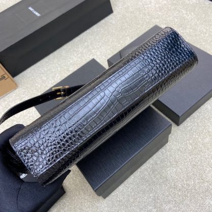 Ysl black crocodile pattern 𝑴𝒂𝒏𝒉𝒂𝒕𝒕𝒂𝒏 baguette bag - Image 3