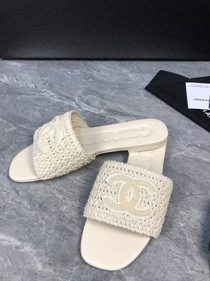 Chanel off-white new fabric sheepskin slippers - Image 2
