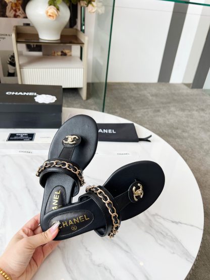 Chanel Spring/Summer Black Chain Series Angle Slippers - Image 3