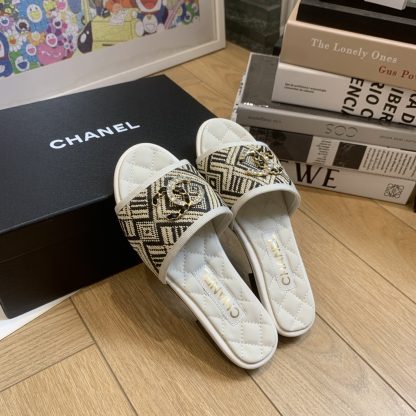 Chanel Spring and Summer New Double C Flat Slippers - Image 3