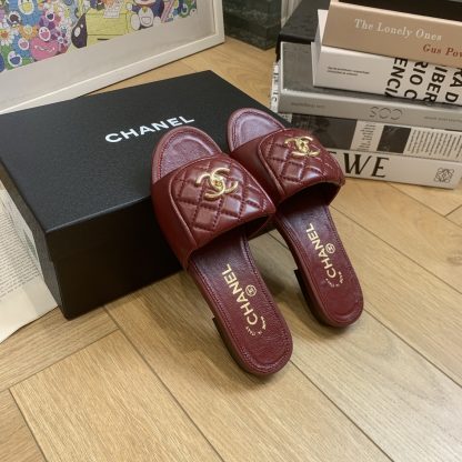 Chanel early autumn new red high-end fashion flip flops - Image 3