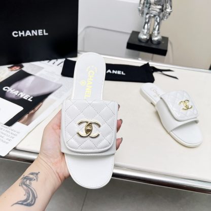 Chanel Early Spring White Full Retro Slippers - Image 3