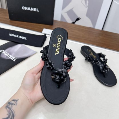 Chanel Spring/Summer Black Delicate Shoes and Customized Flower Flip Flops Heel Height 1.5cm - Image 3