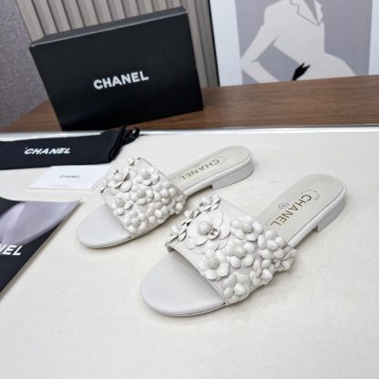 Chanel Spring/Summer White Delicate Shoes and Custom Flower Sandals Heel Height 1.5cm - Image 3