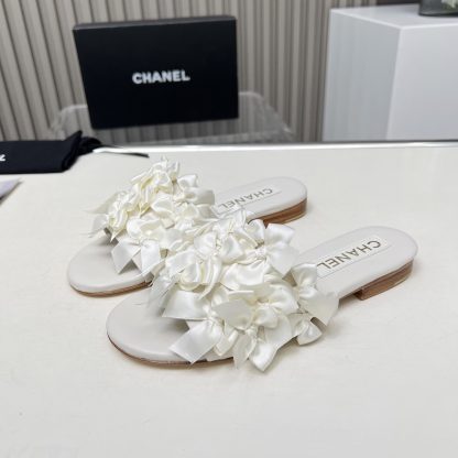 Chanel Spring/Summer Dance Shoes Collection Off-White Slim Retro Custom Flower Slippers Heel Height 1.5cm - Image 3