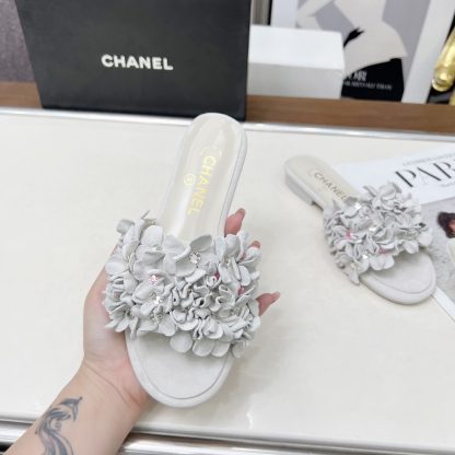Chanel Spring/Summer Dance Shoes Collection White Retro Printed Brick Slippers - Image 3