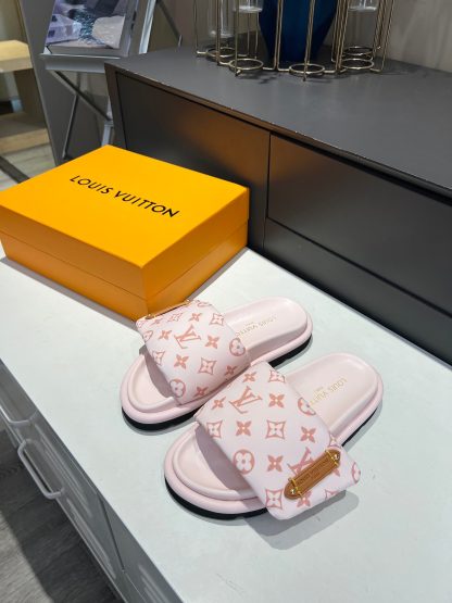 Louis Vuitton's latest fashion casual half slippers - Image 3