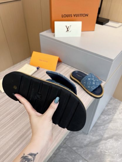 Louis Vuitton's latest fashion casual half slippers - Image 3