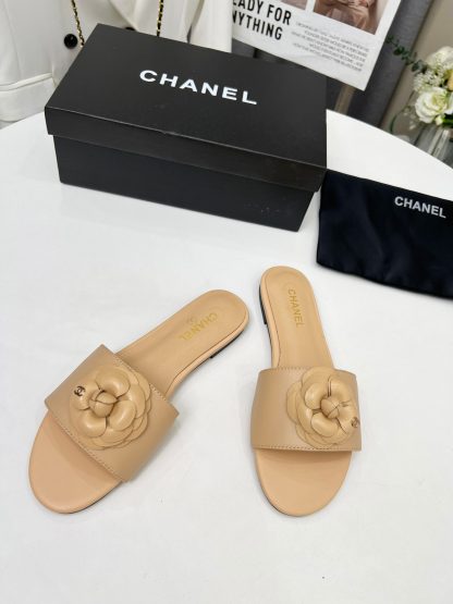 Chanel new apricot fabric sheepskin slippers - Image 2