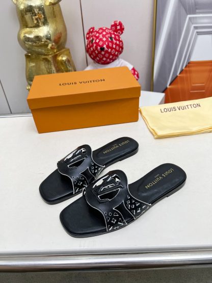 Louis Vuitton's new hollow slippers - Image 2