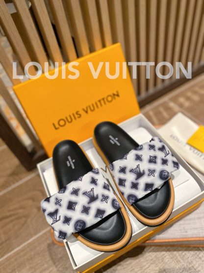 Louis Vuitton's latest hot-selling Velcro series couple's thick-soled slippers - Image 3