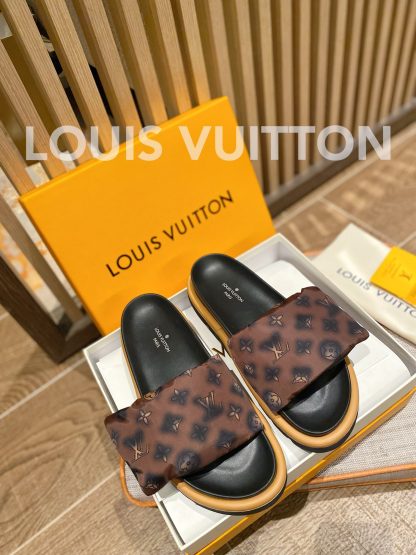 Louis Vuitton's latest hot-selling Velcro series couple's thick-soled slippers - Image 3