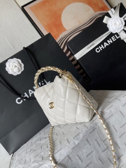Chanel exquisite and cute lunch box bag Hobo with woven handle - Image 3