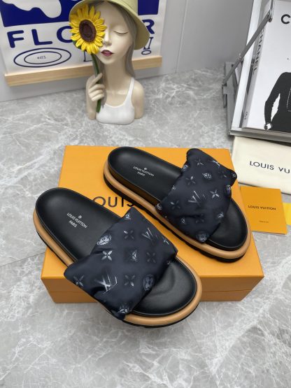 Louis Vuitton's latest hot-selling Velcro series couple's thick-soled slippers - Image 3