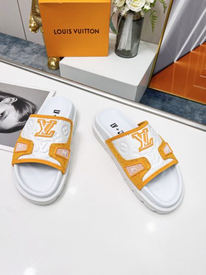 Louis Vuitton luxury men and women couple slippers - Image 3